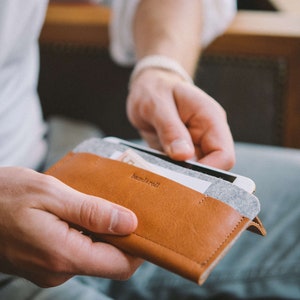 Premium Leather & Felt iPhone 15 Wallet, Card Holder, Preventive Slip-out Closure, Minimalist Design, Refined Aesthetics Carrier Brown / Grey