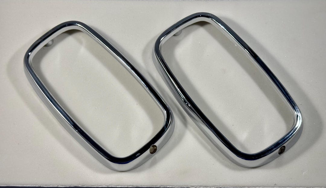 1967 Pontiac GTO Park Parking Light Lamp Lens Housings Plastic - Pair