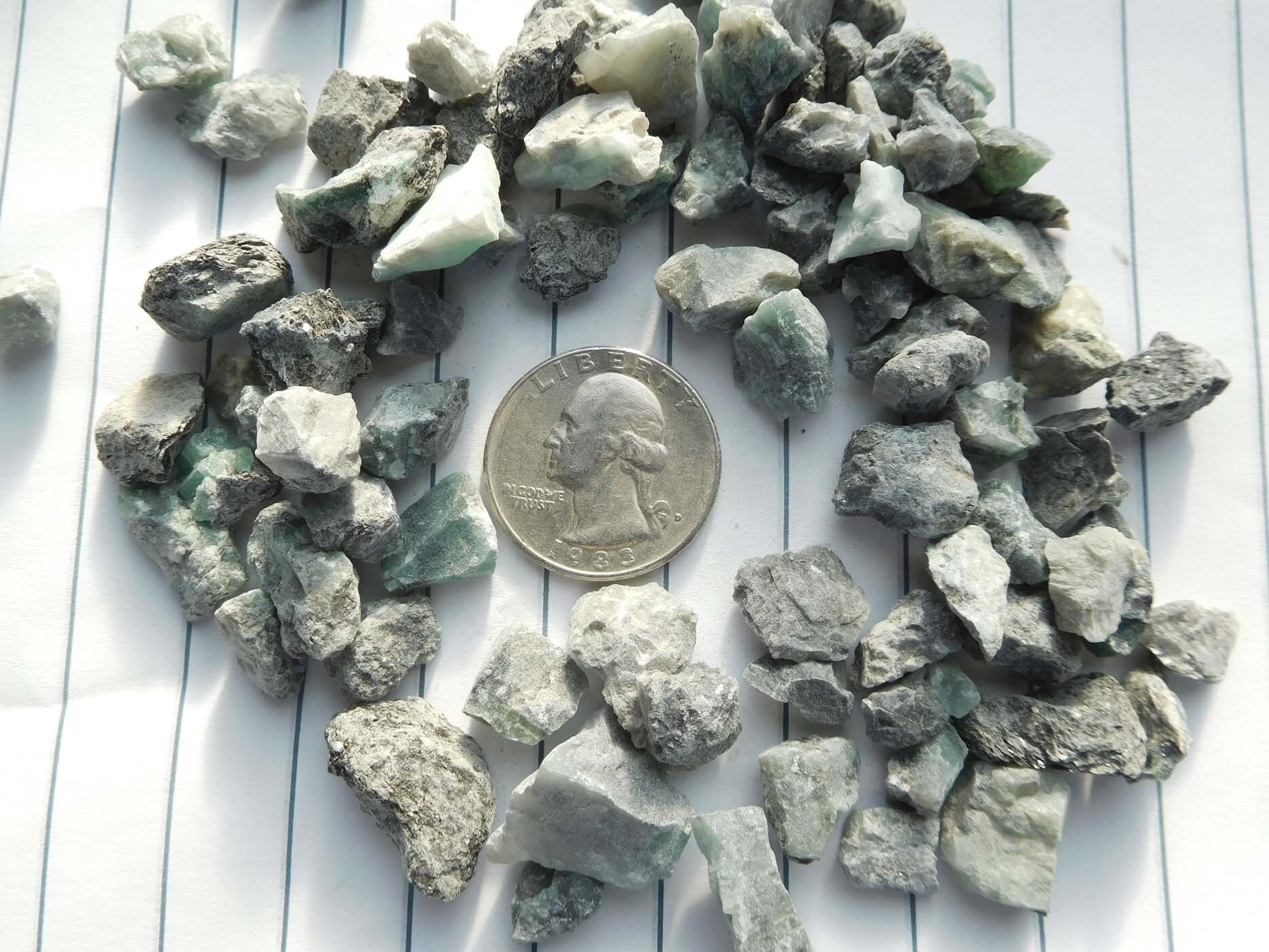 エメラルド ラージ 1インチ未満 パウダーなし 100% クリスタル 愛 幸運