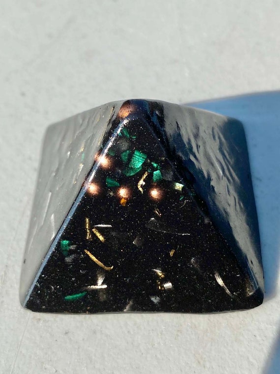 Black Iron Oxide Small Pyramids Positive Orgone Energy Generator Accumulator=Life+LOVE!!!