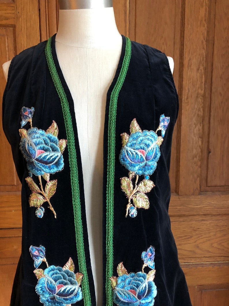 Vintage 60s 70s Embroidered Velvet Vest Floral Hippie Boho Black Velvet Long Vest Size Small Medium Folk Vest