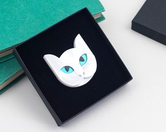 White Cat Brooch in Lasercut Acrylic, Statement animal pet pin badge, Kitten booch, Cat Gift, Cat lover gift for her, Valentine Gift