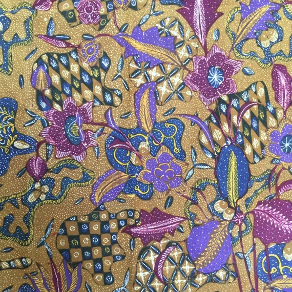 Vintage Indonesian Hand Drawn Sarung Batik with Se