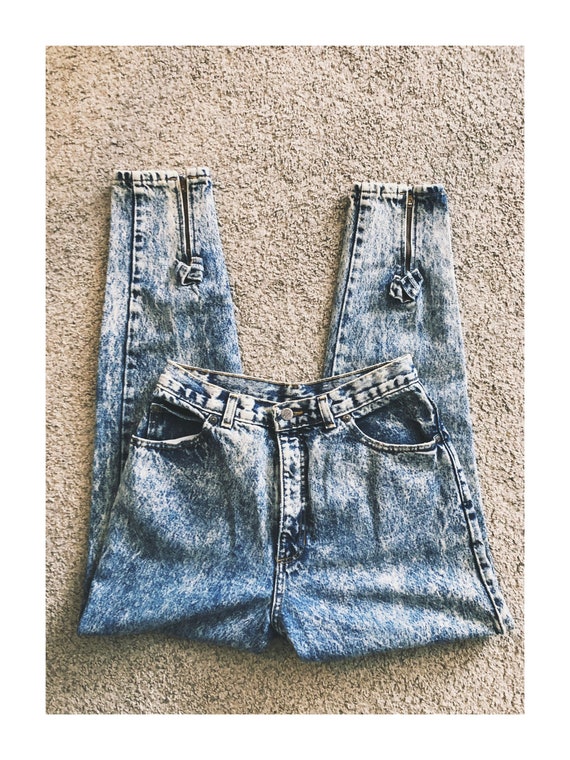 Vintage 1980s Acid- Wash Mom Jeans Bow Detail