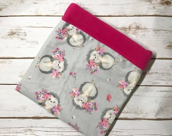 BEREIT zu VERSENDEN Igel Bett | Meerschweinchenbett| Kuschelsack | Bonding Bag | Kuschelsack | Fleece Schlafsack | Blumen Igel