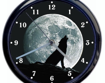 Grande horloge murale noire Loup hurlant