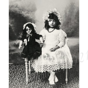 Ragazza bizzarra foto bambole vittoriane raccapricciante arte alterata Halloween Cabinet Card bambino spaventoso Download immediato Ephemera Scrapbook Card