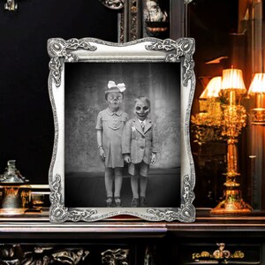 Póster de arte de terror con foto de niños victorianos góticos, impresión gótica oscura, academia gótica, decoración del hogar gótica, póster infantil espeluznante