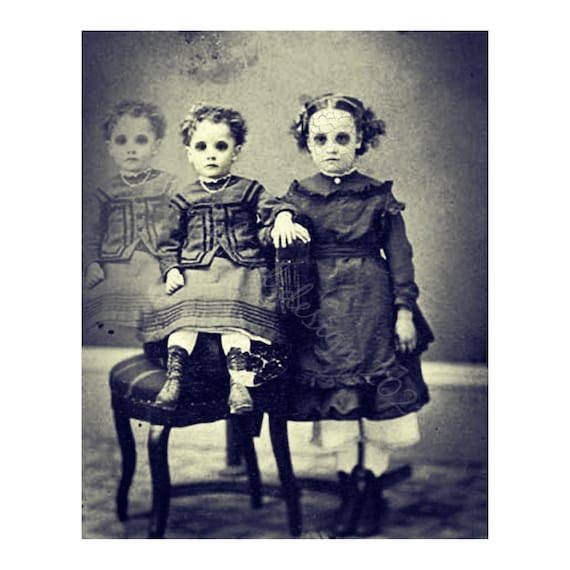 Late 1800s Illinois cabinet card photo of father and three children Late 1800s Illinois cabinet card photo of father and three children