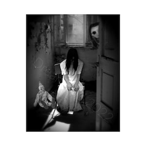 Chica fantasma payaso victoriano imprimible foto horror asilo arte foto Halloween espeluznante extraño miedo niño descarga instantánea efímera
