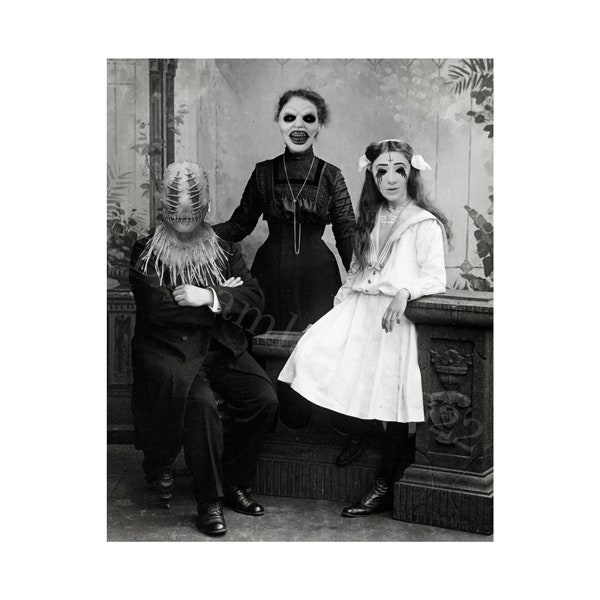 Creepy Family Photo Vintage Scary Girl Printable Horror Wall Art Print Antique Halloween Vintage Woman Picture Printable Digital Download