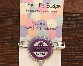 Option 1 : une seule épinglette soda aux raisins Ellie Badge inspirée de Up !