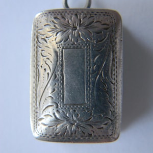 Exceptional English silver Nathaniel Mills original vinaigrette Birmingham 1840 London assay office