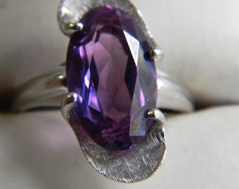 Anillo vintage de amatista en oro blanco de 10 quilates (años 70), gema facetada ovalada, talla 6,75