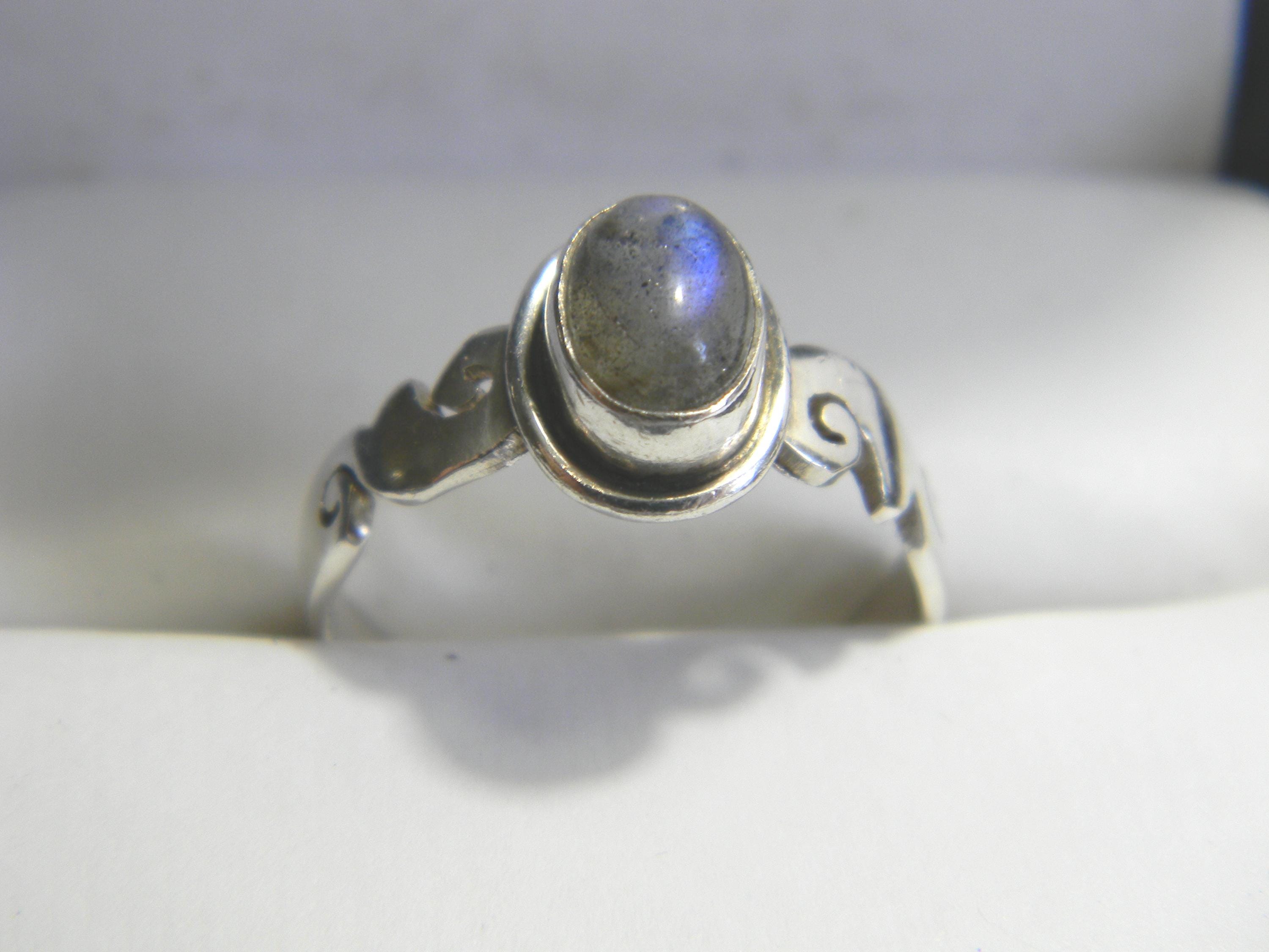 Vintage Oval Labradorite Ring: Dainty Scrollwork Sterling Silver