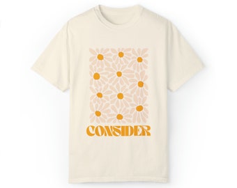Luca 12:27 Considera come crescono i fiori selvatici Maglietta, Maglietta Comfort Color, Maglietta da donna con fiori, Maglietta con margherite, Regalo per il battesimo