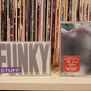 Vintage paar funk-, ritme- en blues- en slowjamcassettes, &#39;Slow Jams: The Timeless Collection Vol.6&#39; en &#39;Funky Stuff&#39;