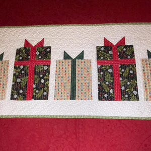 Handmade Holiday Presents  Quilted Christmas TABLE RUNNER
