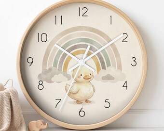 Horloge murale silencieuse calme et neutre pour chambre d'enfant, canard arc-en-ciel | Cadeau pour nouveau-né