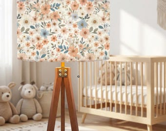 Lampadaire trépied en bois pour chambre de bébé, abat-jour en lin Liberty Flowers, éclairage de chambre d'enfants