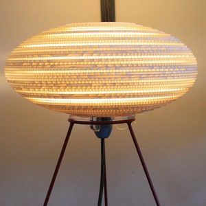 White UFO table lamp