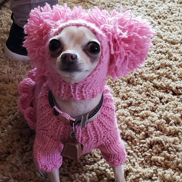 Chapeau pour chien. Bonnet rose pour chien avec gros pompons. Bonnet pour animal de compagnie