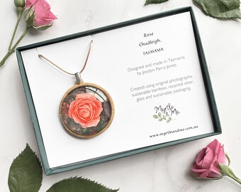 Collar floral rosa rosa - Bellamente engastado en bambú - Tamaño grande