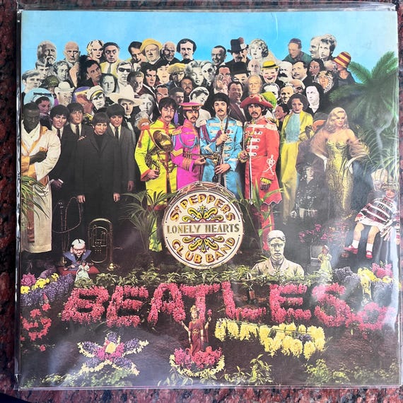 Vintage Vinyl the Beatles - Sgt. Pepper's Lonely Hearts Club Band