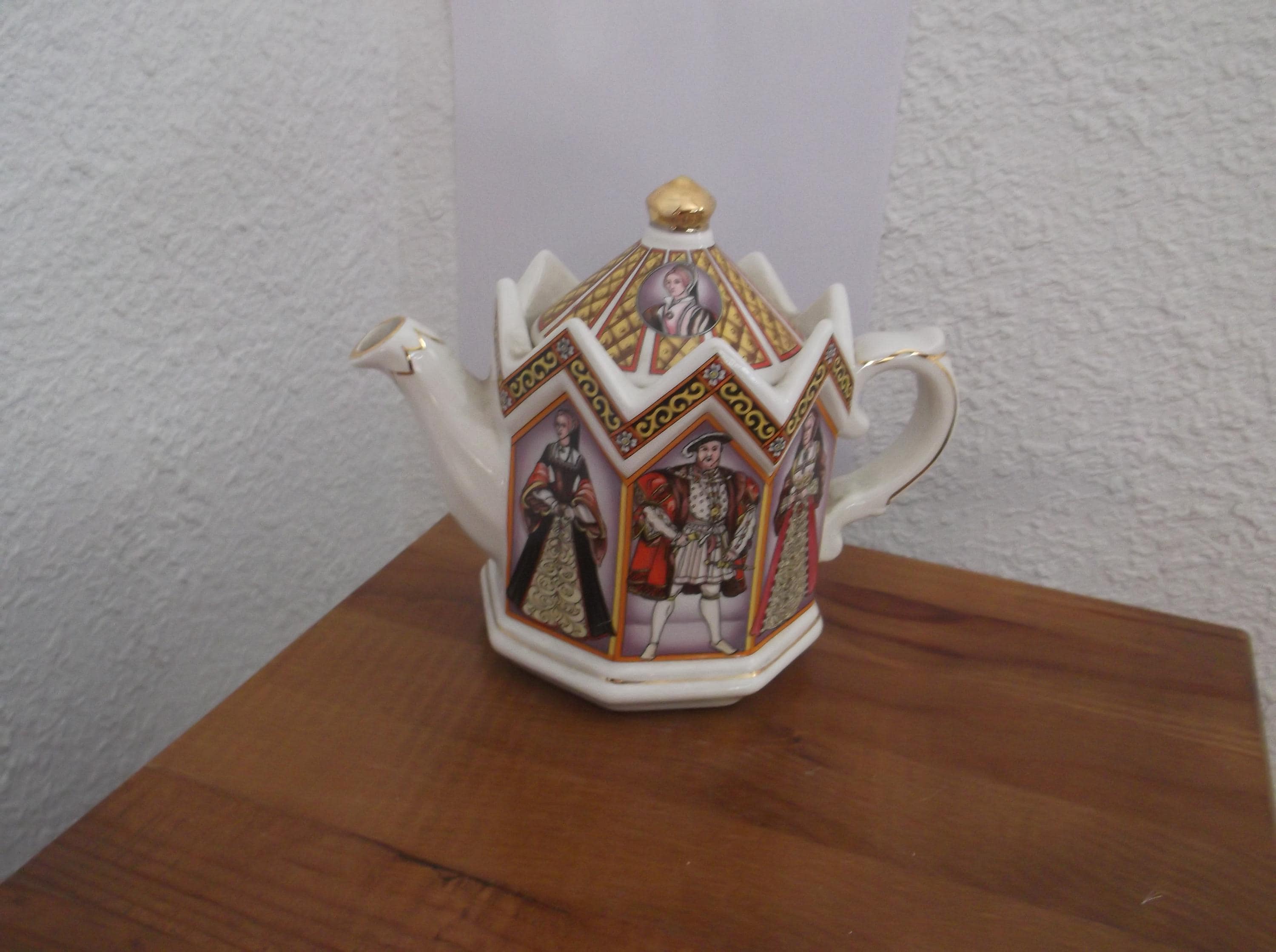 Sadler: King Henry VIII and His Six Wives Teapot - Etsy