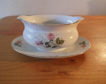 Seltmann Weiden, Annabell: One piece gravy or sauce boat and stand