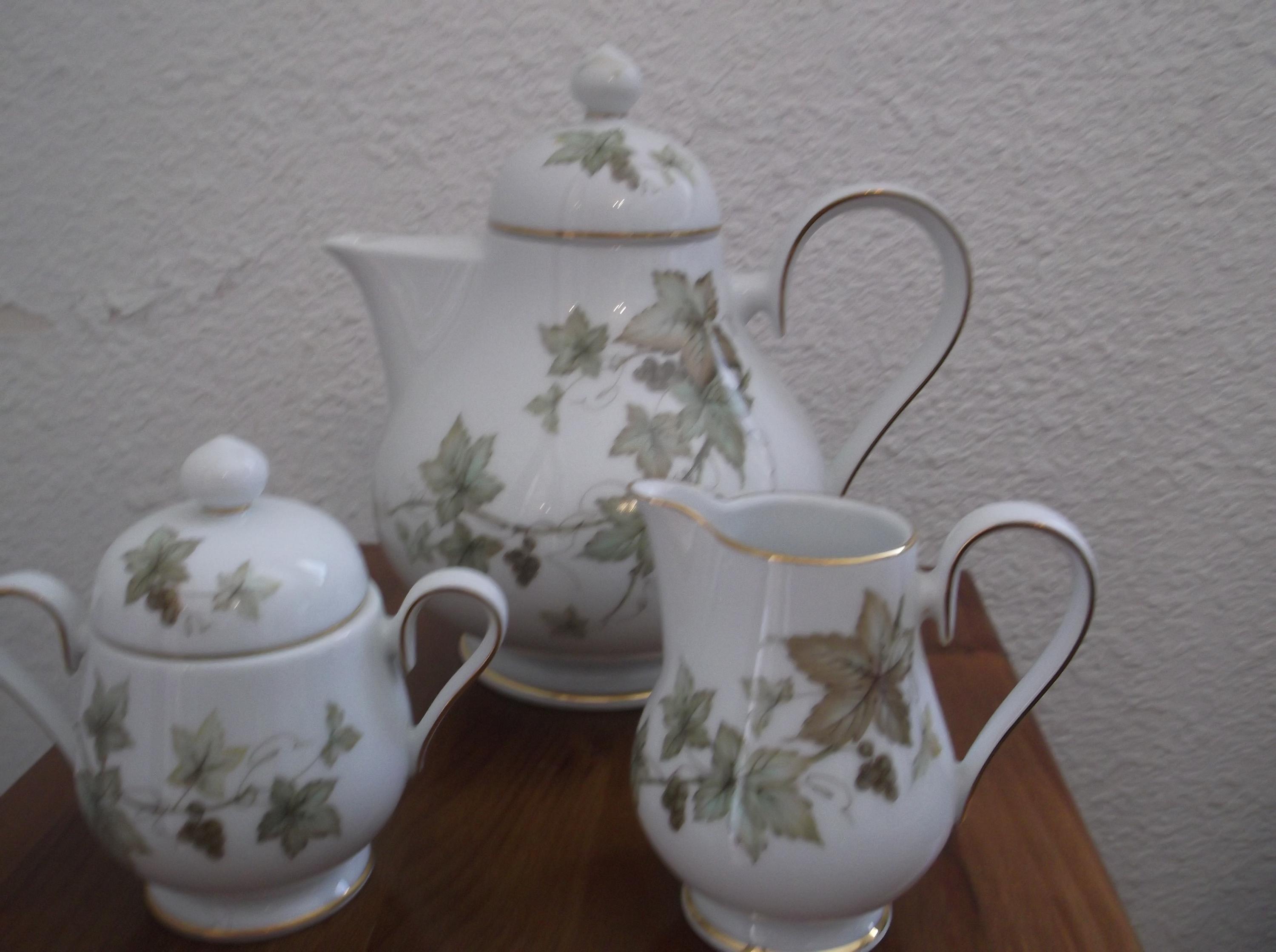 Noritake Ireland, Trailing Ivy tea or coffee pot, milk jug/creamer and lidded sugar bowl