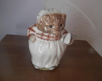 Royal Albert, The World of Beatrix Potter: LARGE Mrs Tiggywinkle figurine (boxed)