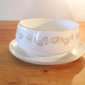 Noritake Ivory China  gravy/sauce boat with integrated stand