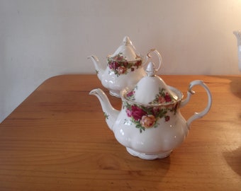 Royal Albert Old Country Roses, small teapot