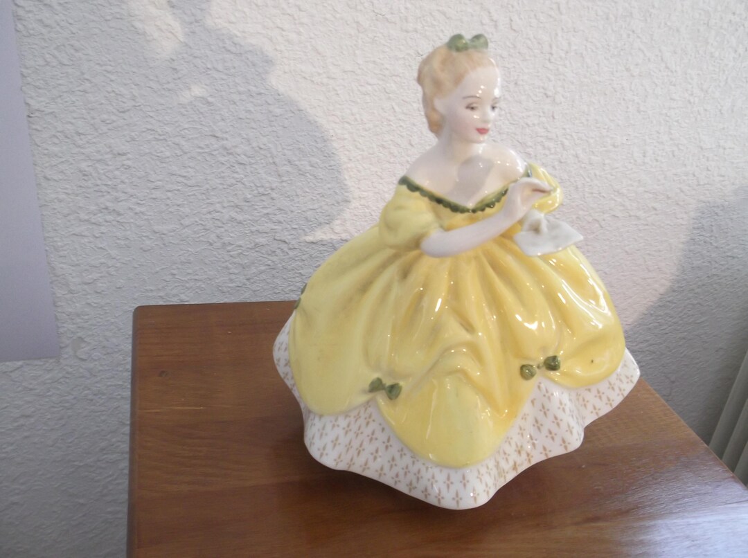 置物   figure The Last Waltz Royal Doulton Figurine: the Last Waltz HN 2316 - Etsy Canada
