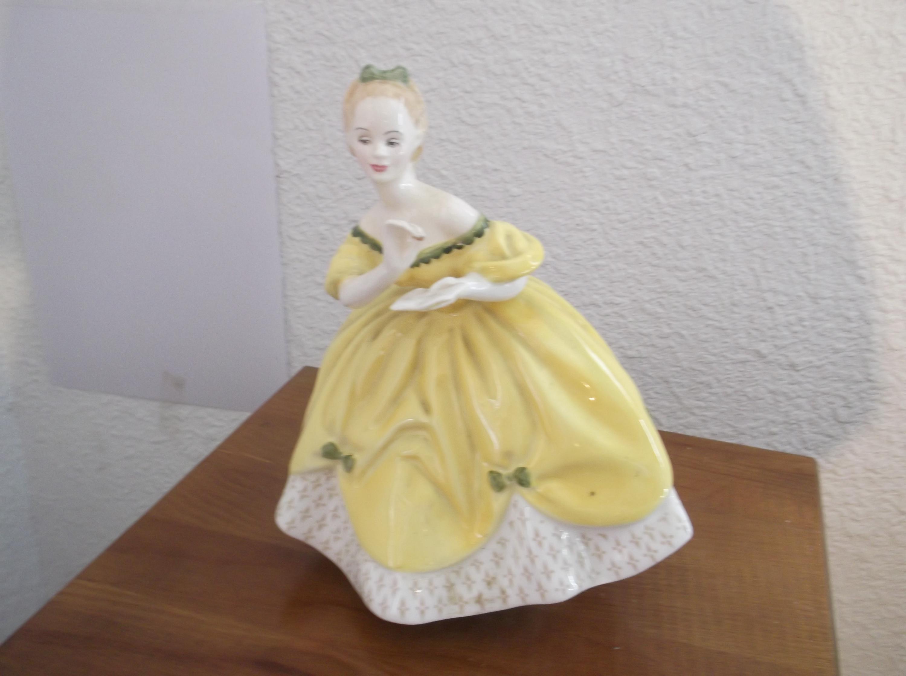 Royal Doulton Figurine: the Last Waltz HN 2316 - Etsy Canada
