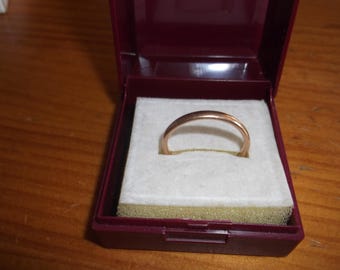 Vintage 9ct yellow gold band ring