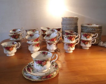 Royal Albert Old Country Roses, thee trio van kop, schotel en bord