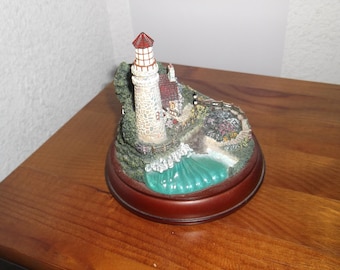 Hawthorne Village, “The Light of Peace”: Thomas Kinkade’s Guiding Lights Collection (Illuminated) Limited Edition
