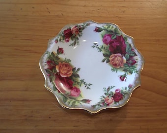 Royal Albert, Old Country Roses - pin or trinket dish