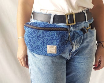 Coral denim fanny pack. Cotton denim fabric and cotton handle. Hand-printed fabric. Women's fanny pack. Fabric fanny pack. Hip bag. Blue bag