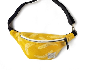 Fanny pack "Feather" made of cotton canvas and leather. Feather bag. Printed by hand. Mustard and white. Belt bag. Bumbag. Fabric fanny pack