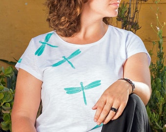 Camiseta "Libélulas", estampación artesanal. Camiseta libélula mujer. Camiseta de mujer. Regalos para ella. Camiseta de algodón mujer