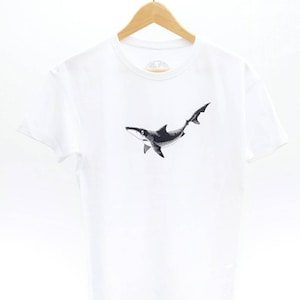 Lola, the shark T-shirt, hand-printed. Dogfish t-shirt. Woman t-shirt, man t-shirt. Gift for him, gift for her. Shark T-shirt. Cotton shirt