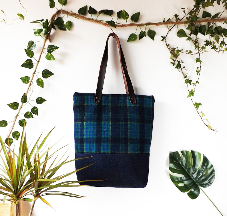 Tote bag Tartan of the jungle made of upholstery fabrics and natural leather Hand-printed lining.