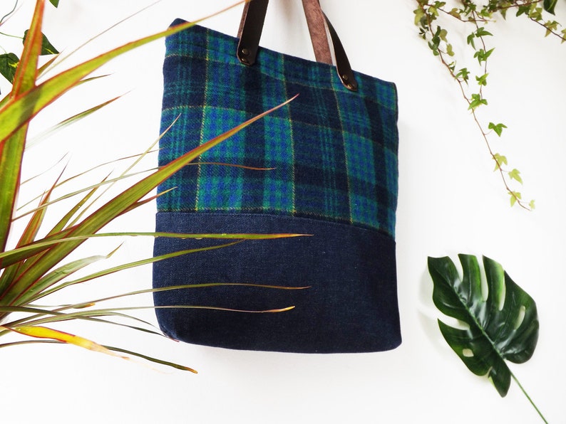 Tote bag Tartan of the jungle made of upholstery fabrics and natural leather Hand-printed lining.