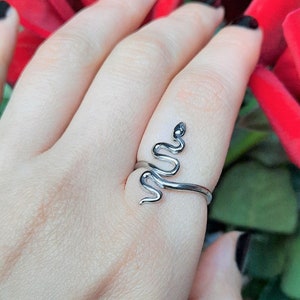 Minimalist Stainless Steel Snake Ring: Expandable Trendy Jewelry