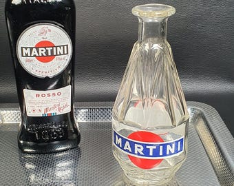 MARTINI | Antica caraffa rotonda in vetro sfaccettato degli anni '50 per il marchio di vermouth italiano MARTINI | Articoli da bar italiani 1950