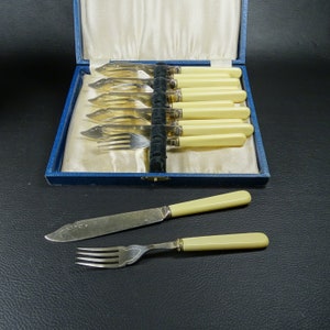 Service of 6 dessert cutlery (Fork & Knife) in silver metal EPNS with its original blue box  | Made in England Vintage 1960