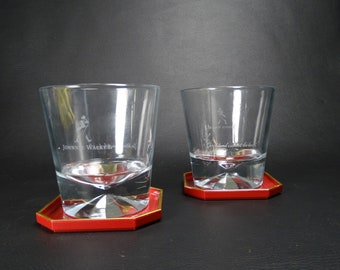 JOHNNIE WALKER | 2 vasos grandes de whisky grabados para la marca de whisky escocés Johnnie WALKER | Estilo de vida de los artículos de bar en los años 2000